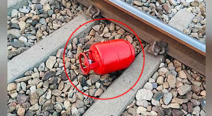 gas cylinder railway track