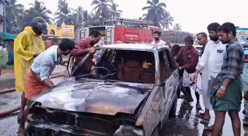 car-gutted-in-fire-vatakara