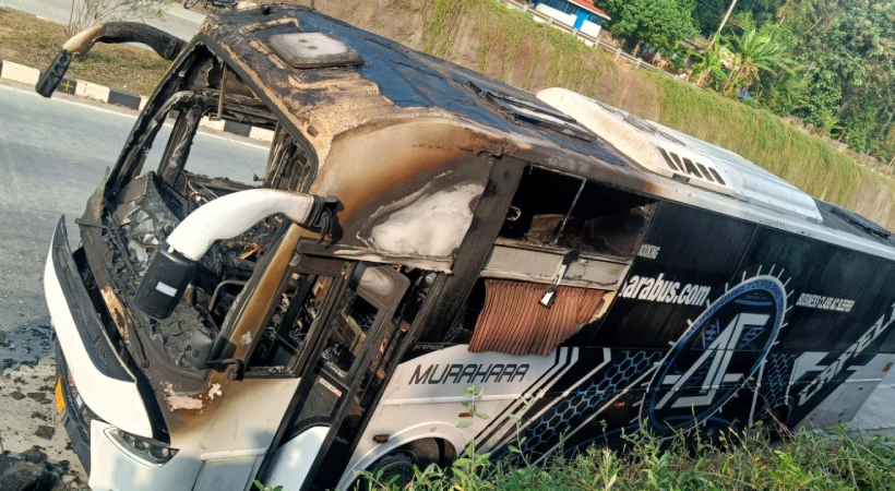 tourist-bus-catches-fire